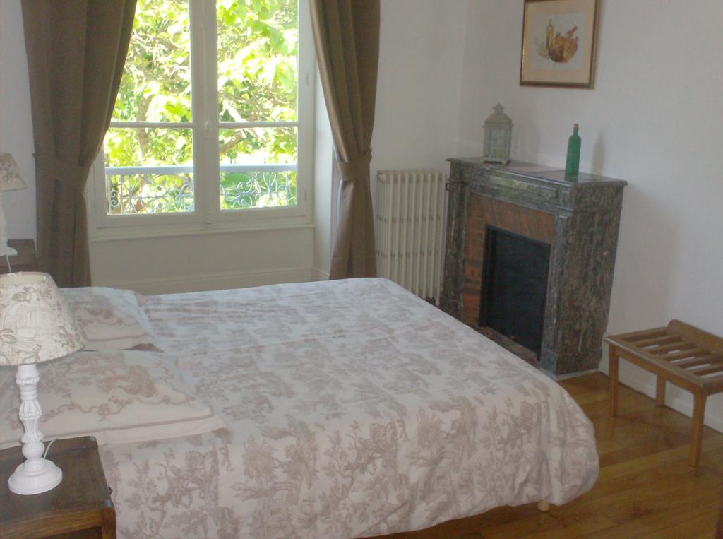 L'Echauguette Isserpent Bed & Breakfast Room photo