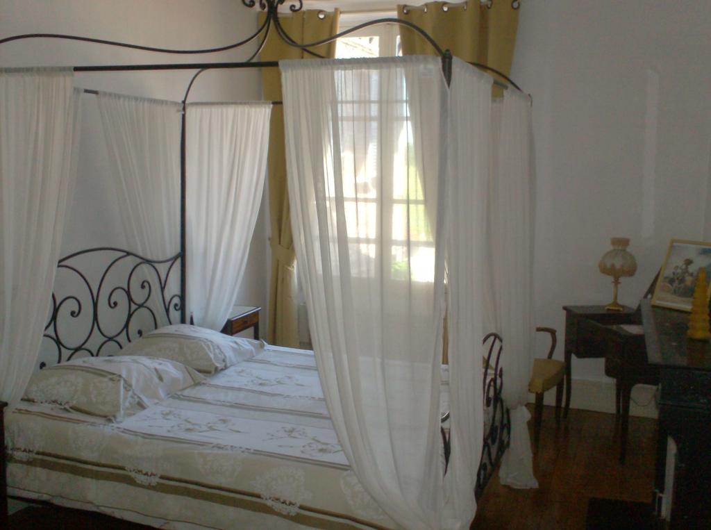 L'Echauguette Isserpent Bed & Breakfast Exterior photo